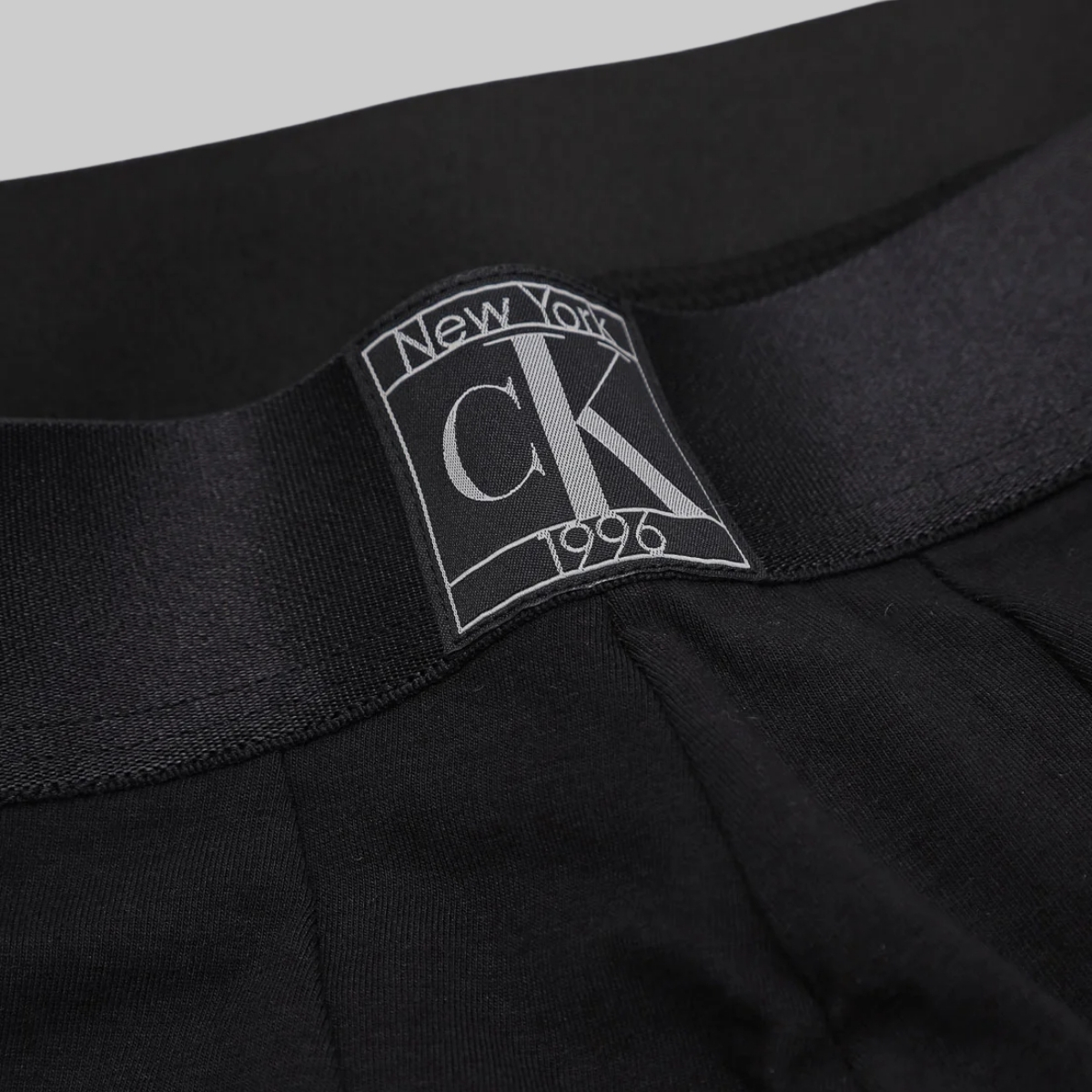 LOV024.0987- PRETO - DETALHE